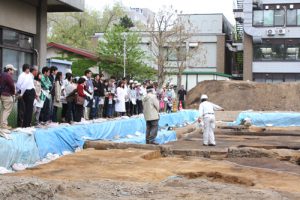 調査見学会　「擦文文化集落址」の発掘